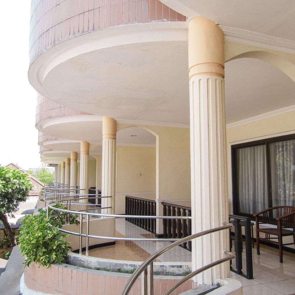Hotel Pelangi Malang, Kayutangan Heritage Exterior photo