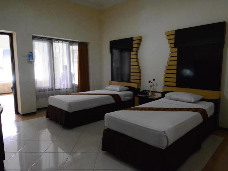 Hotel Pelangi Malang, Kayutangan Heritage Exterior photo